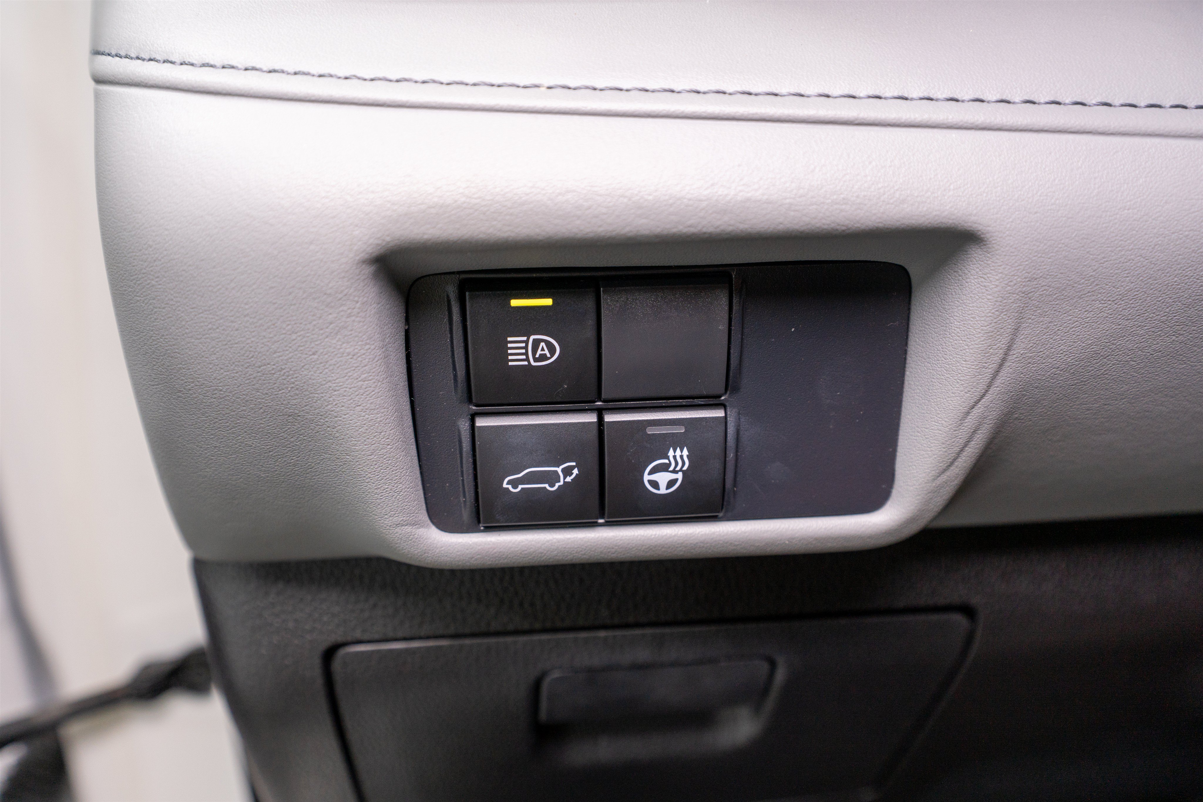 Used 2021 Toyota Highlander Limited FWD image 32