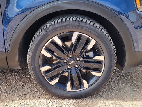 Certified 2024 Kia Telluride SX Prestige AWD/4WD image 16