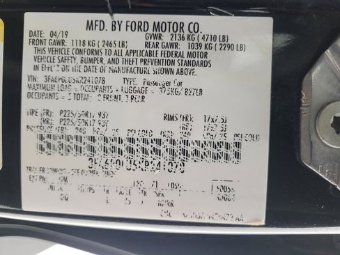 Used 2019 Ford Fusion SE FWD image 33