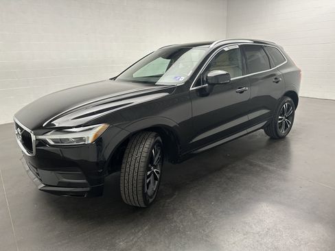 Used 2018 Volvo XC60 T5 Momentum w/ Convenience Package image 4