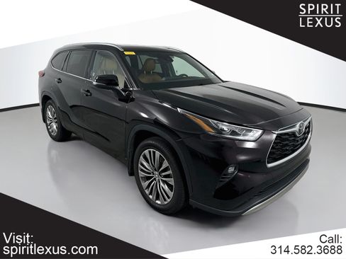 Used 2021 Toyota Highlander Platinum AWD/4WD image 1