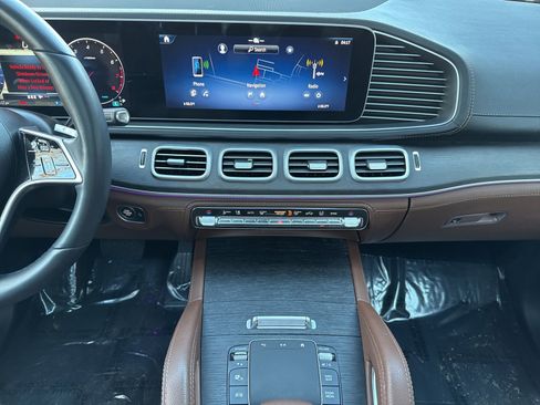 Used 2024 Mercedes-Benz GLE 350 4MATIC image 5