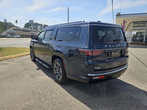 Used 2024 Jeep Wagoneer L 4WD w/ Premium Group I image 5