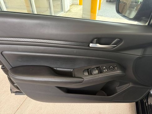 Used 2025 Nissan Altima 2.5 SV FWD image 18