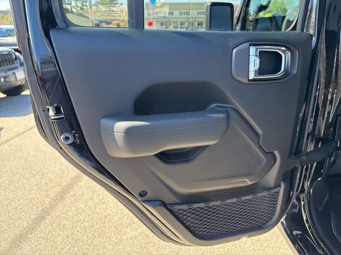 New 2026 Jeep Gladiator Sport image 22