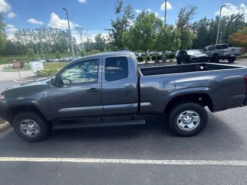 Used 2021 Toyota Tacoma SR AWD/4WD image 1