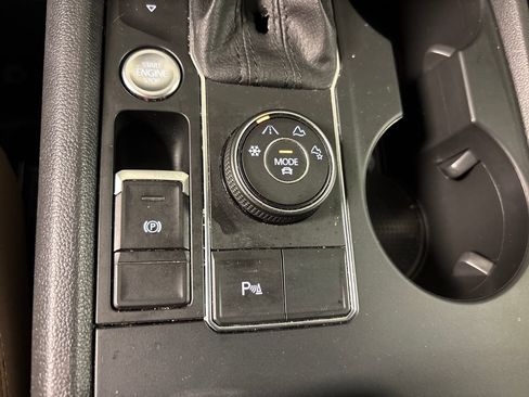 Used 2020 Volkswagen Atlas Cross Sport SE w/ Panoramic Sunroof Package AWD/4WD image 41