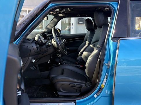 Used 2017 MINI Cooper S image 9