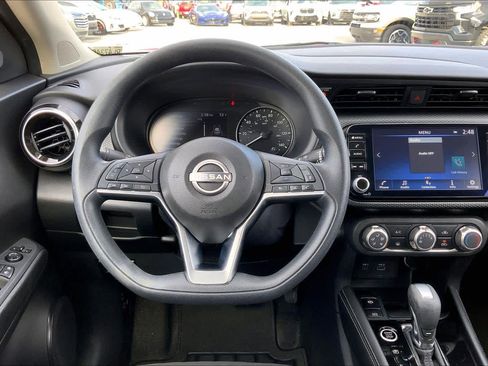 Used 2024 Nissan Kicks SV image 5