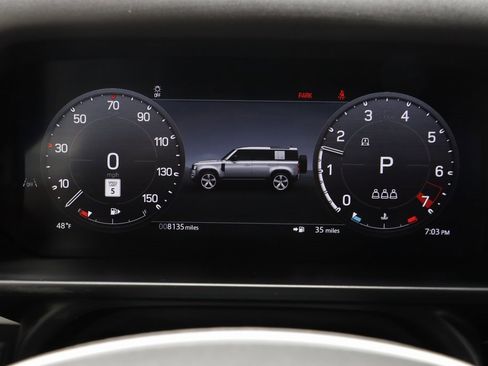 Used 2025 Land Rover Defender 110 S image 8