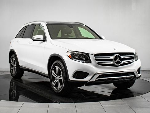 Used 2017 Mercedes-Benz GLC 300 4MATIC image 5