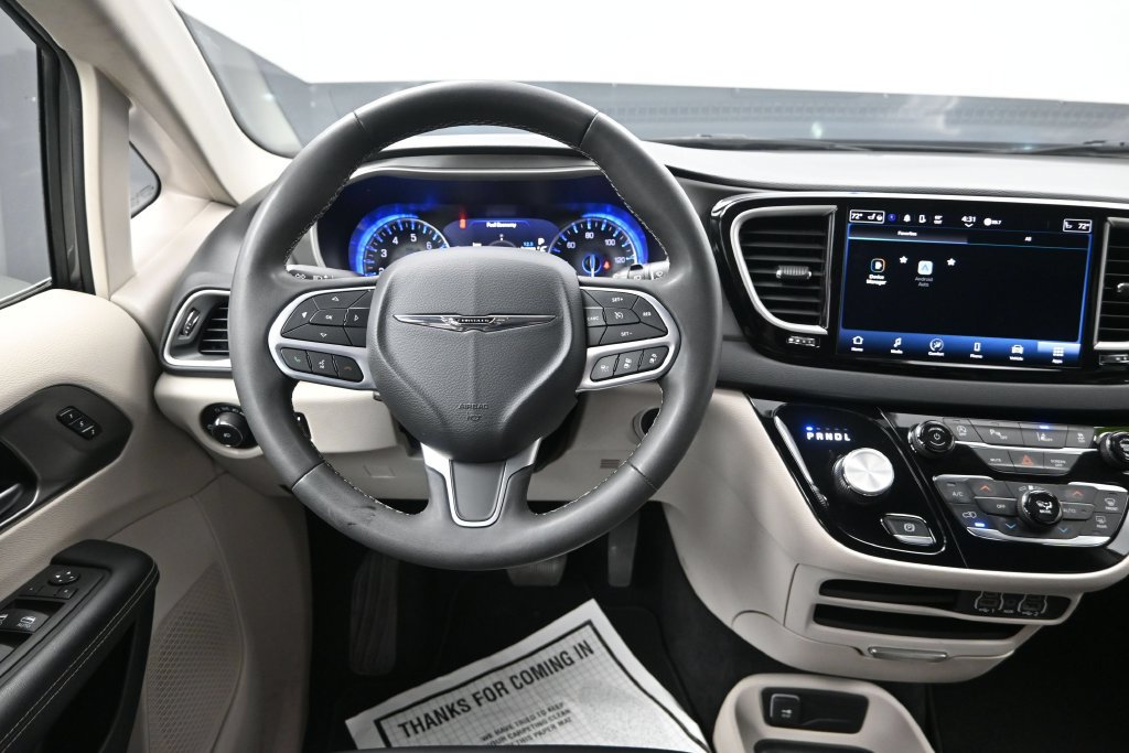 Used 2023 Chrysler Pacifica Touring-L FWD image 30