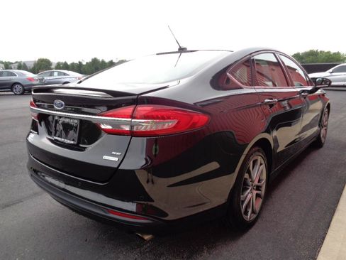 Used 2017 Ford Fusion SE w/ Equipment Group 201A FWD image 5