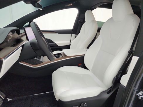 Used 2024 Tesla Model X AWD/4WD image 13