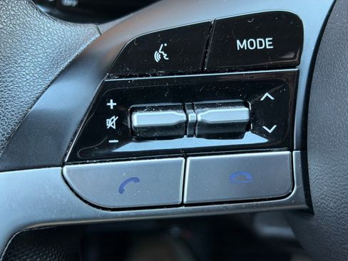 Used 2023 Hyundai Elantra SE image 30