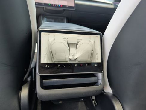 Used 2026 Tesla Model Y AWD image 29