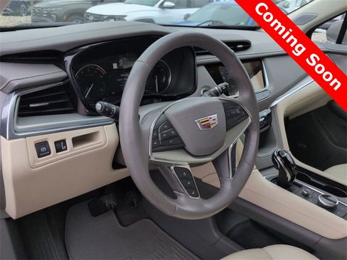 Used 2023 Cadillac XT5 Premium Luxury image 2
