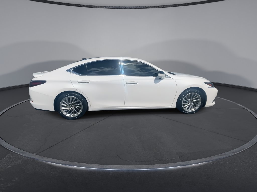 Used 2022 Lexus ES 350 Ultra Luxury w/ Accessory Package 2 FWD image 9