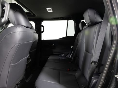 Used 2024 Lexus GX 550 image 27