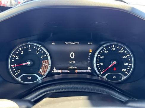 Used 2022 Jeep Renegade Latitude w/ Convenience Group AWD/4WD image 15