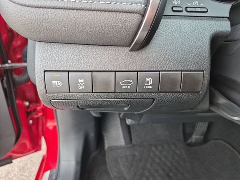 Used 2024 Toyota Camry SE image 31