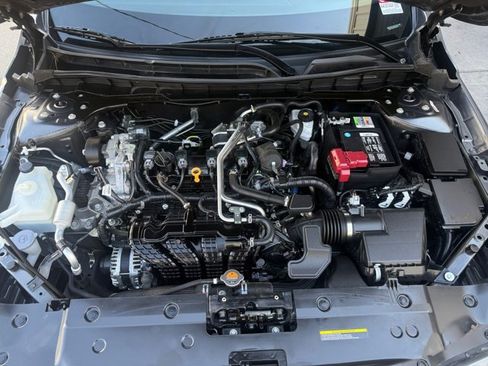 Used 2024 Nissan Altima 2.5 S FWD image 18