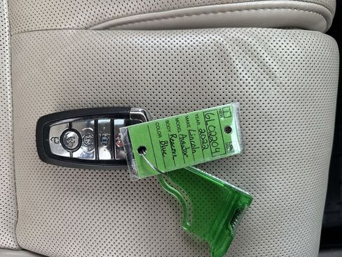 Used 2022 Lincoln Aviator Reserve w/ Equipment Group 201A image 28