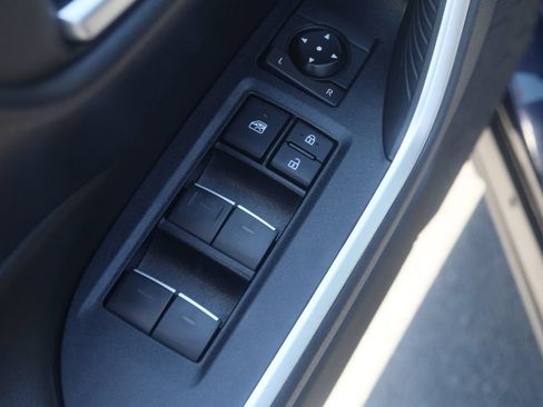 Used 2025 Toyota RAV4 XLE AWD/4WD image 18
