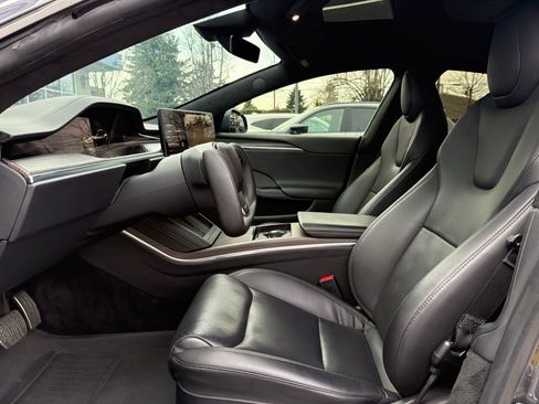 Used 2022 Tesla Model S Base image 12