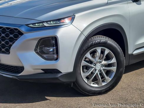 Used 2019 Hyundai Santa Fe SE image 4