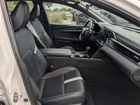Used 2025 Toyota Camry SE FWD image 31