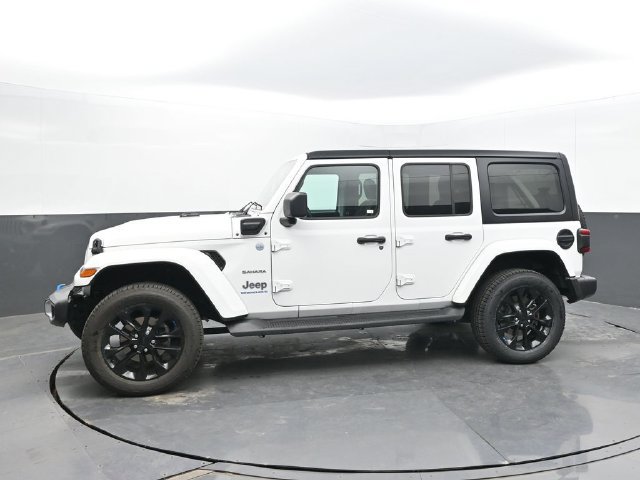 Used 2023 Jeep Wrangler Unlimited Sahara w/ Cold Weather Group AWD/4WD image 2