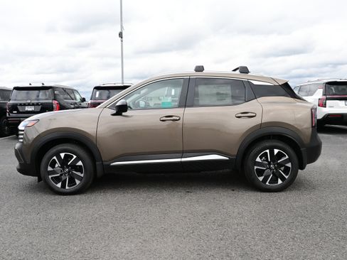 New 2026 Nissan Kicks SV w/ SV Premium Package image 5