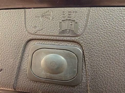 Used 2013 Ford C-MAX Energi SEL image 31