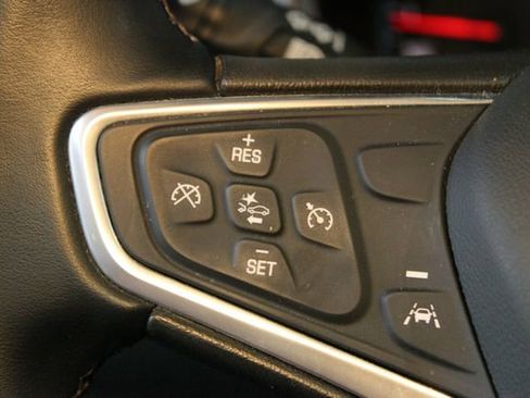 Used 2023 Chevrolet Equinox LT image 23