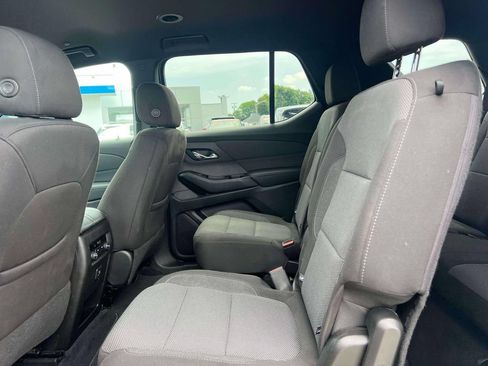 Used 2023 Chevrolet Traverse LT FWD image 13