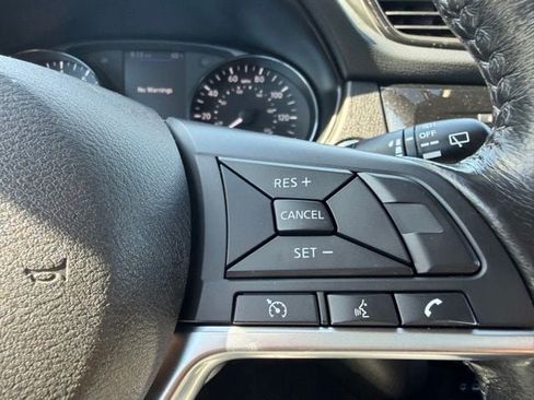 Used 2019 Nissan Rogue SV AWD/4WD image 15