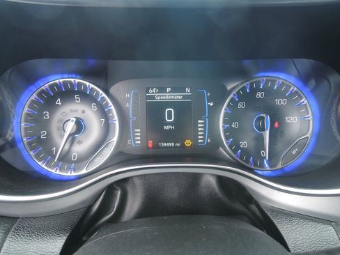 Used 2018 Chrysler Pacifica Touring-L w/ S Appearance Package FWD image 12
