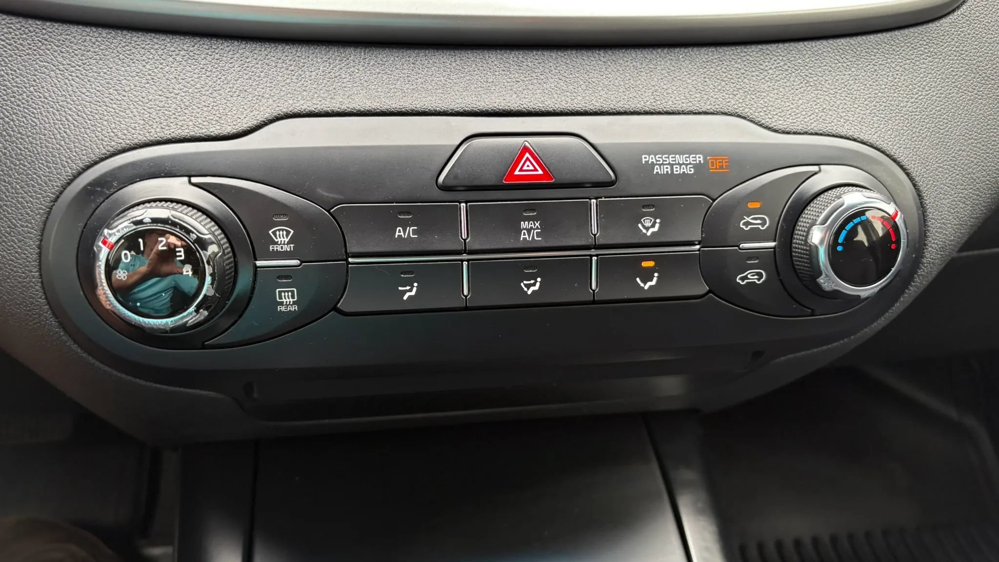 Used 2017 Kia Sorento AWD image 23