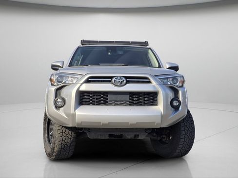 Used 2022 Toyota 4Runner SR5 AWD/4WD image 3