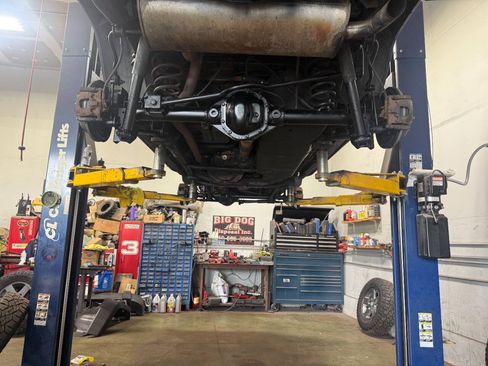 Used 2011 Jeep Wrangler Unlimited Rubicon w/ Dual Top Group AWD/4WD image 18