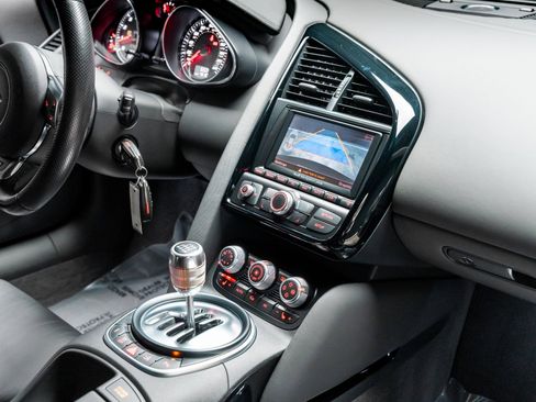 Used 2011 Audi R8 V8 image 66