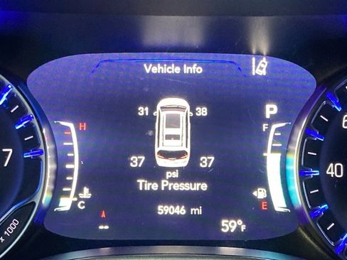 Used 2025 Chrysler Pacifica Select image 17