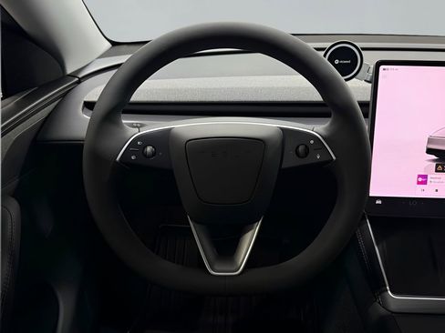 Used 2026 Tesla Model Y 2WD image 16