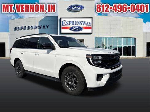 Used 2025 Ford Expedition Active AWD/4WD image 3