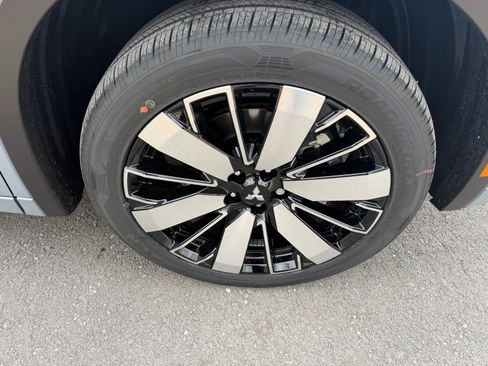 New 2026 Mitsubishi Outlander SEL image 9