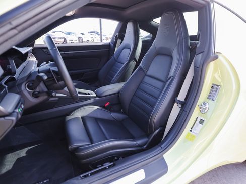 Certified 2025 Porsche 911 Carrera image 5