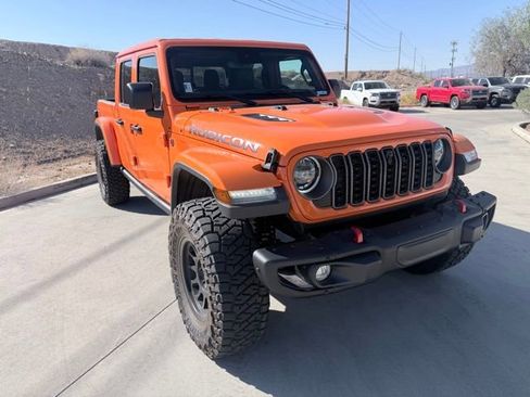 Used 2025 Jeep Gladiator Rubicon AWD/4WD image 3