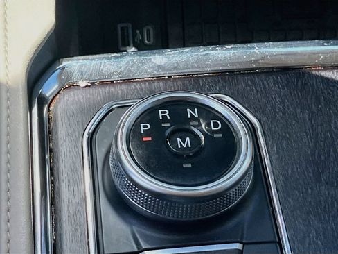 Used 2024 Ford Expedition Platinum RWD image 17