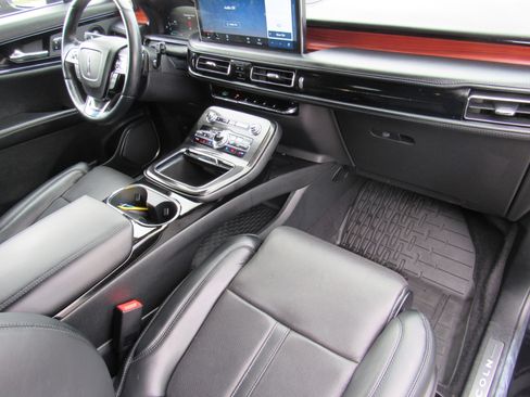 Used 2023 Lincoln Nautilus Reserve w/ Equipment Group 201A AWD/4WD image 19